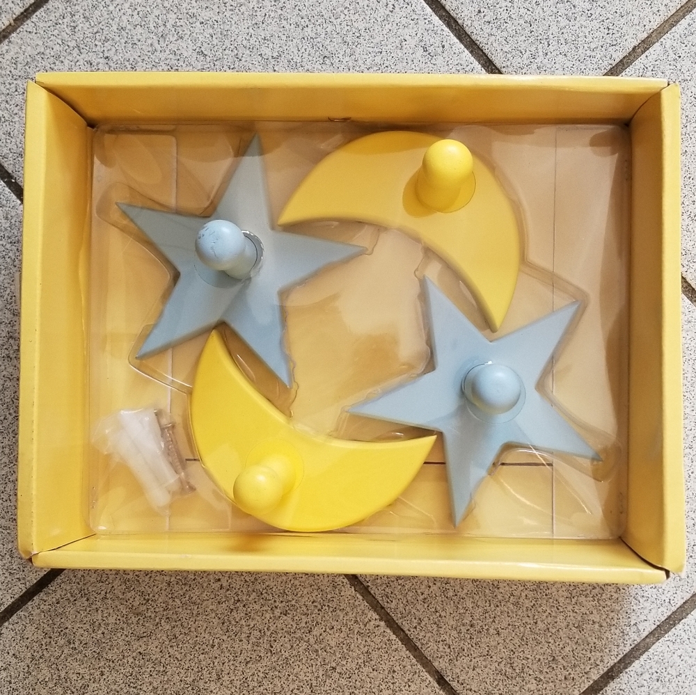 🎁3/$20 Wall Hooks